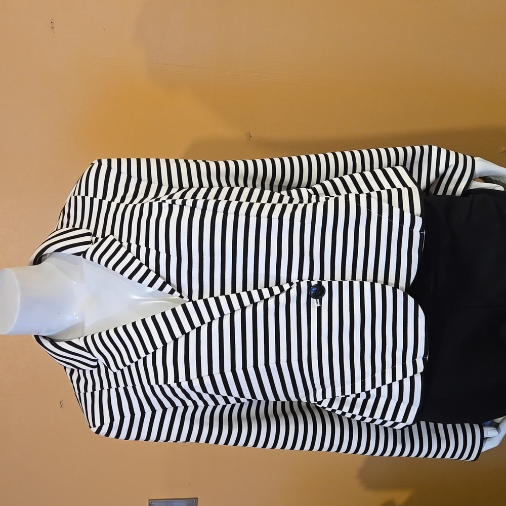 Black and white stripe blazer